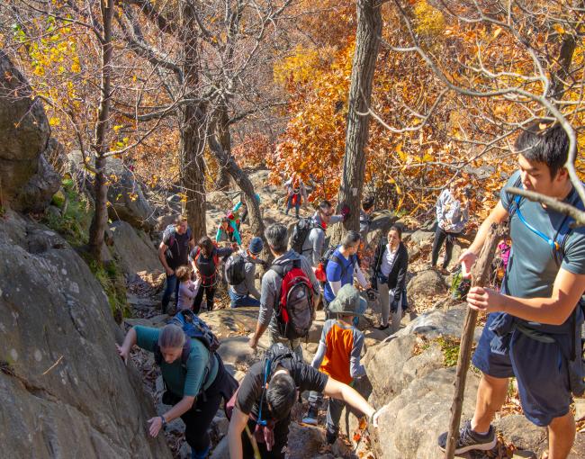 An overflow of visitors hiking Breakneck Ridge. Photo by Jessie Johnson and Matt Schneider.