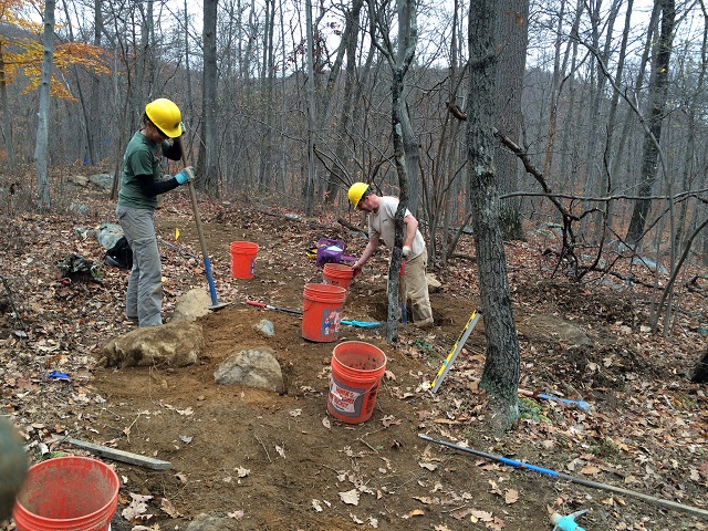 red-back-buckets-o-fun